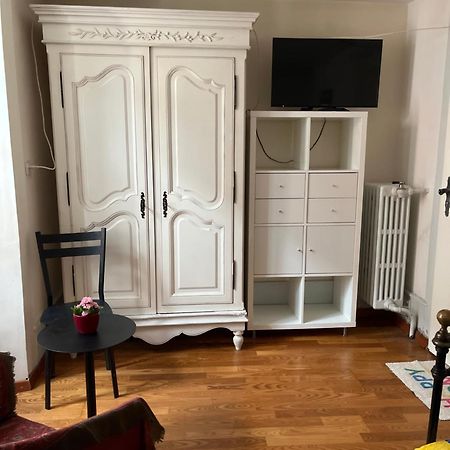 Chambre Papillon Avec Acces Terasse 拉纽维尔 外观 照片